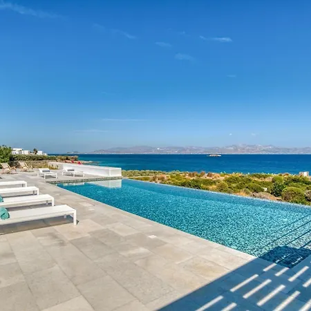 Beatrice * Chrisi Akti (Paros)